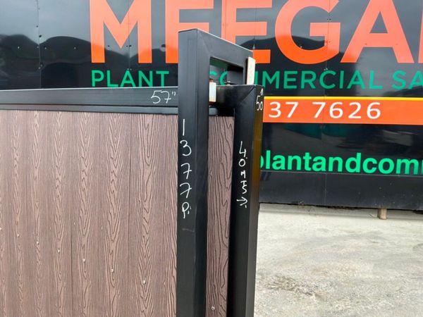 13ft REMOTE CONTROL SLIDING GATE..........1377p. 383883909
