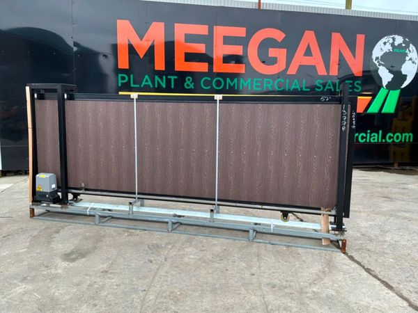 13ft REMOTE CONTROL SLIDING GATE..........1377p. 383883914