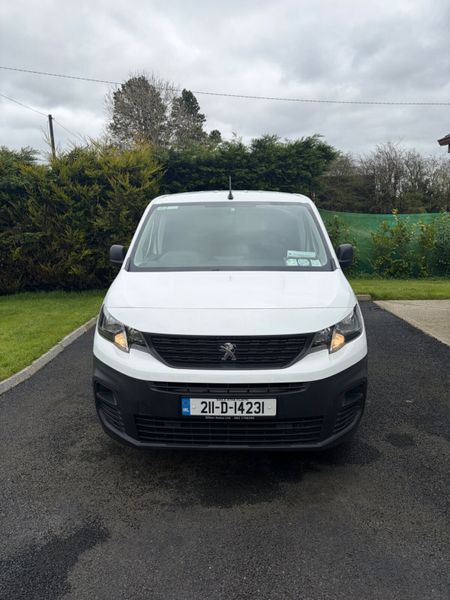 211 Peugoet Partner - free tank of diesel 383825583