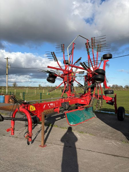 2015 Kverneland Rake 383975865