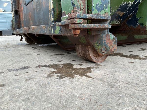 35 yds HOOK LOADER ENCLOSED SKIP BIN.......4003. 383906140