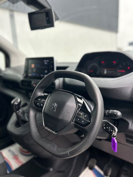 2020 Peugeot Partner ‘Professional 383911910