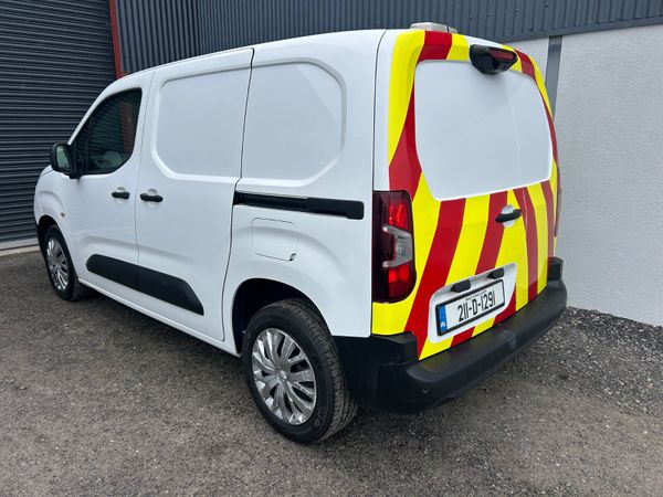 2021 Peugeot Partner ‘86kms - Professional 383913035
