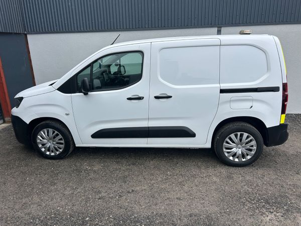2021 Peugeot Partner ‘86kms - Professional 383913036