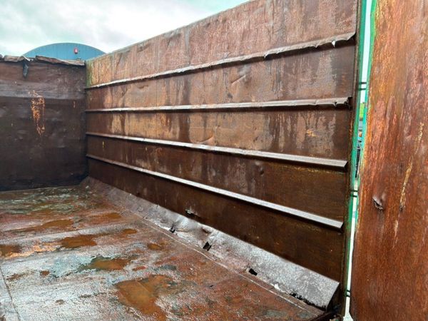 40 YARD HOOK LOADER SKIP BIN ....704P. 384079577