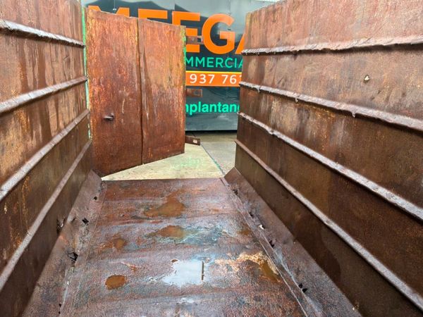 40 YARD HOOK LOADER SKIP BIN ....704P. 384079584