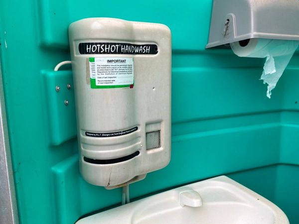 PORTABLE LOO / SELF BUILD SITE TOILET....1043. 384027743