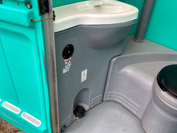 PORTABLE LOO / SELF BUILD SITE TOILET....1043. 384027768