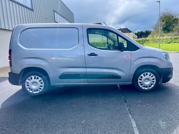 21 Opel Combo – New CVRT – €9,950 + VAT 384147072