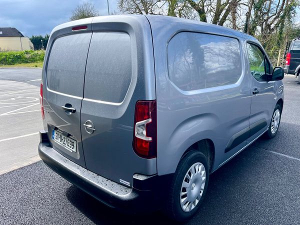 21 Opel Combo – New CVRT – €9,950 + VAT 384147073