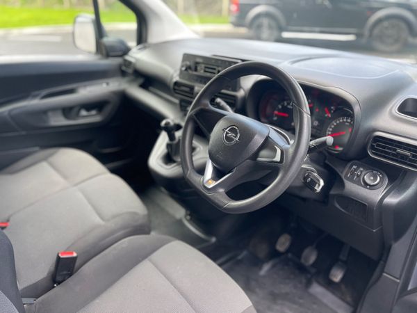 21 Opel Combo – New CVRT – €9,950 + VAT 384147077