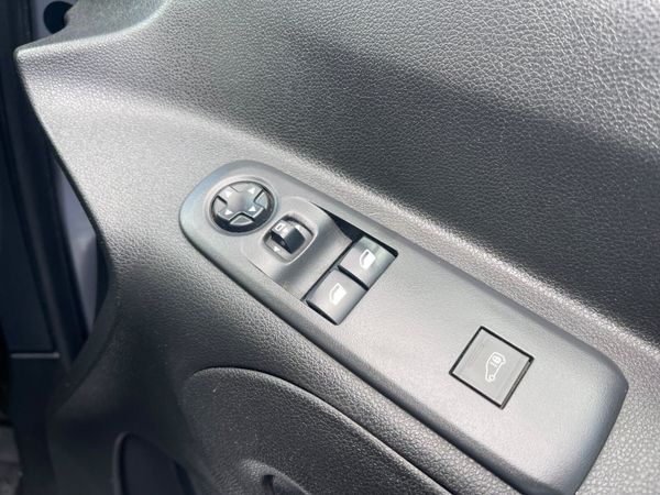 21 Opel Combo – New CVRT – €9,950 + VAT 384147079