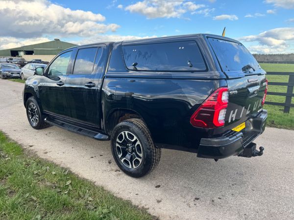 2021 Toyota Hilux Invincible AUTO**** 384154457