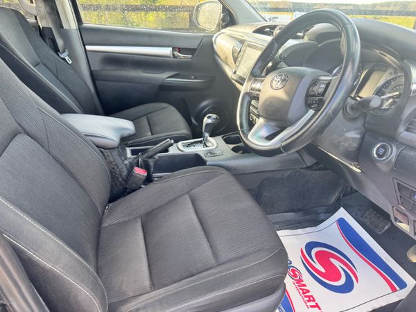 2021 Toyota Hilux Invincible AUTO**** 384154462