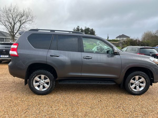 Toyota Land Cruiser **price plus vat** 384163813