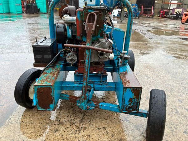 LISTER ENGINE WATER PUMP........160s. 384176890