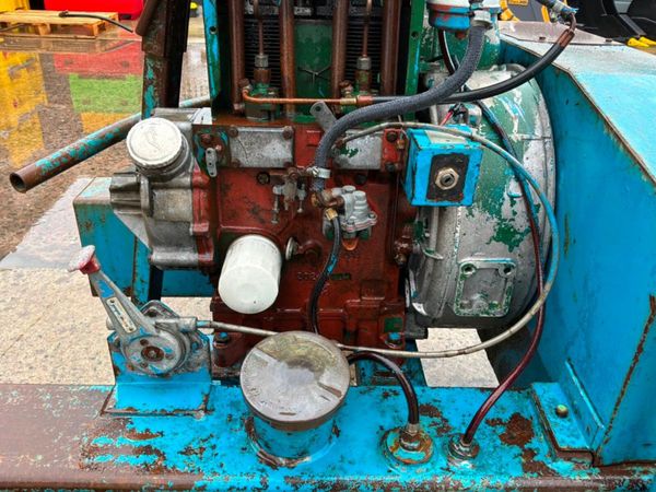 LISTER ENGINE WATER PUMP........160s. 384176894