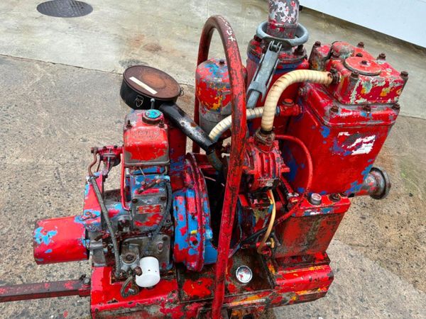 LISTE ENGINE WATER PUMP........159s. 384176953