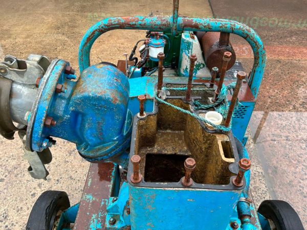 LISTER ENGINE WATER PUMP........160s. 384176914