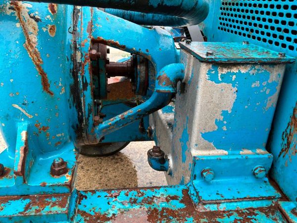 LISTER ENGINE WATER PUMP........160s. 384176917