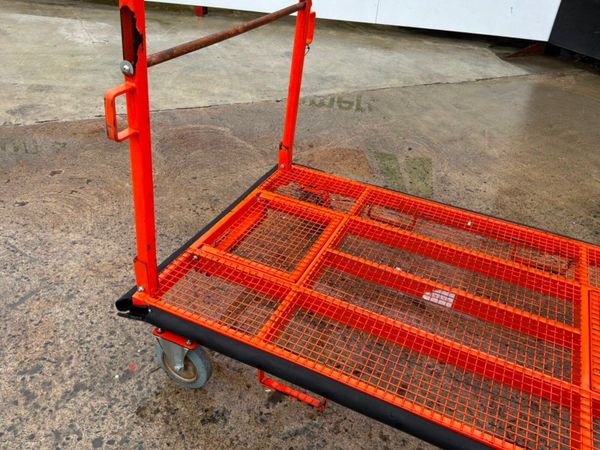 WHEELED MATERIAL TROLLEY..........997t. 384181367