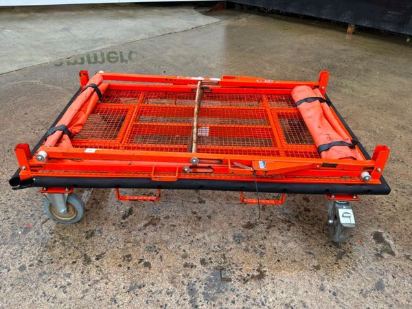 WHEELED MATERIAL TROLLEY..........997t. 384181368