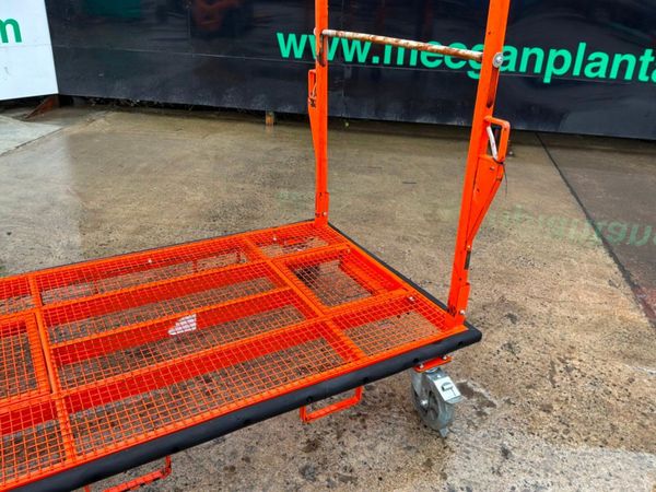 WHEELED MATERIAL TROLLEY..........997t. 384181372