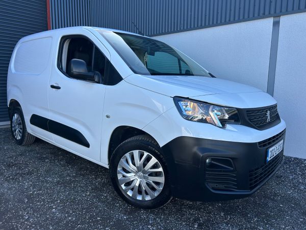 2020 Peugeot Partner ‘Professional 136km 384183248