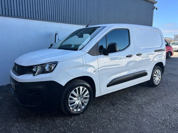 2020 Peugeot Partner ‘Professional 136km 384183255