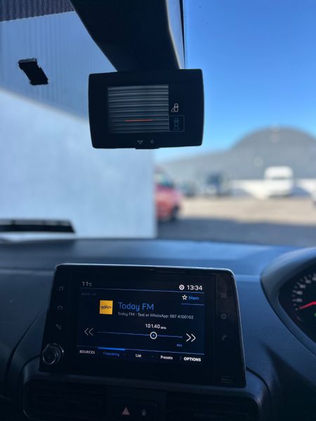 2020 Peugeot Partner ‘Professional 136km 384183260