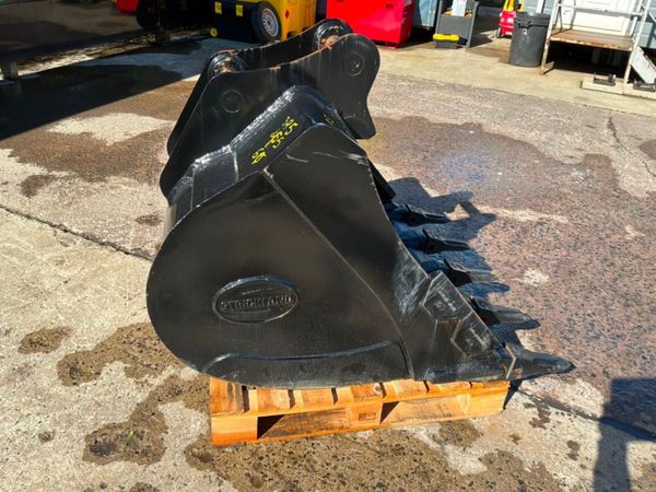 UNUSED 48 STRICKLAND BUCKET.....65mm PINS. 384111890