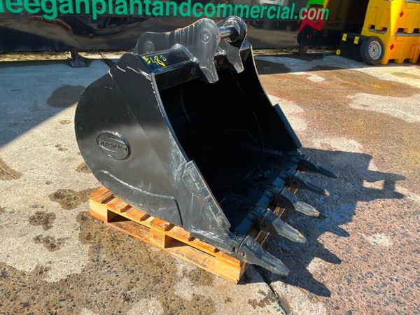 UNUSED 48 STRICKLAND BUCKET.....65mm PINS. 384111913