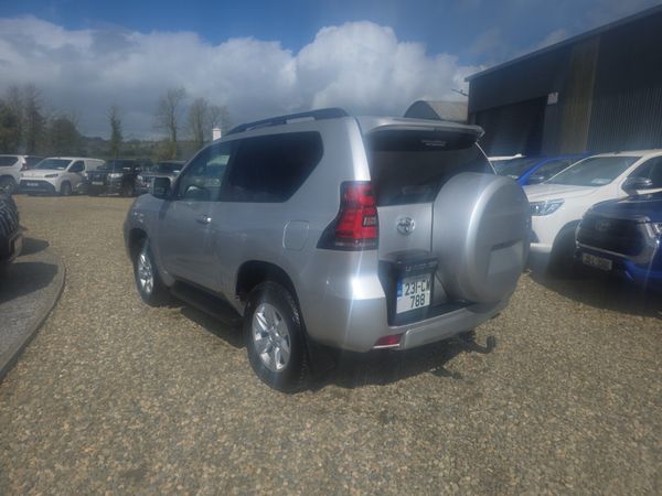 Toyota Land Cruiser GX SWB Auto 384243459