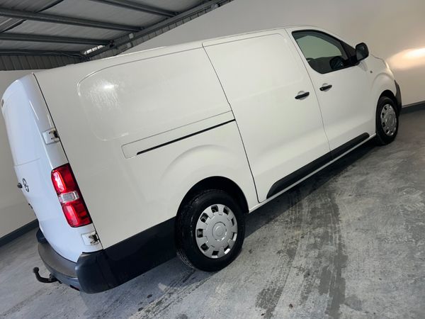 Opel Vivaro 2020 384298785