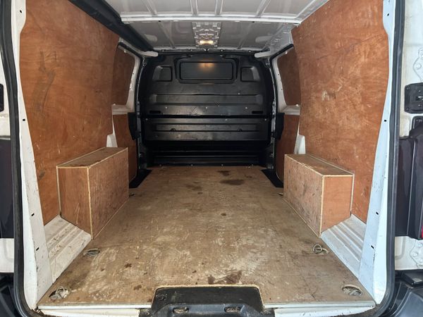 Opel Vivaro 2020 384298805