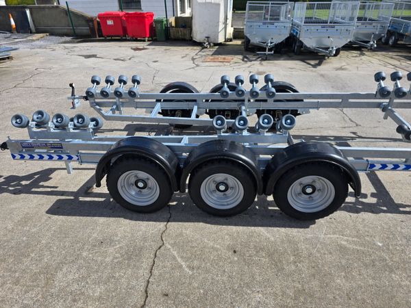 V shape boat trailer 384222950