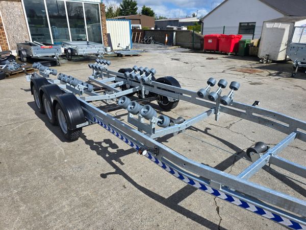 V shape boat trailer 384222953