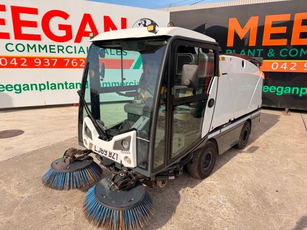 2019 JOHNSTON CITY ROAD SWEEPER...2,500 hours 384352386