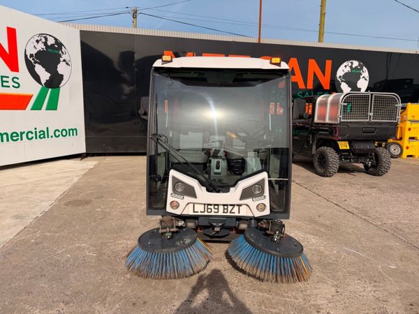 2019 JOHNSTON CITY ROAD SWEEPER...2,500 hours 384352387