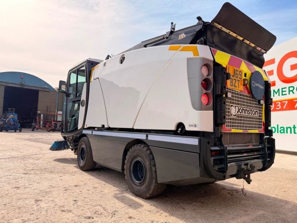 2019 JOHNSTON CITY ROAD SWEEPER...2,500 hours 384352396