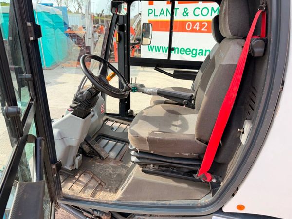 2019 JOHNSTON CITY ROAD SWEEPER...2,500 hours 384352397