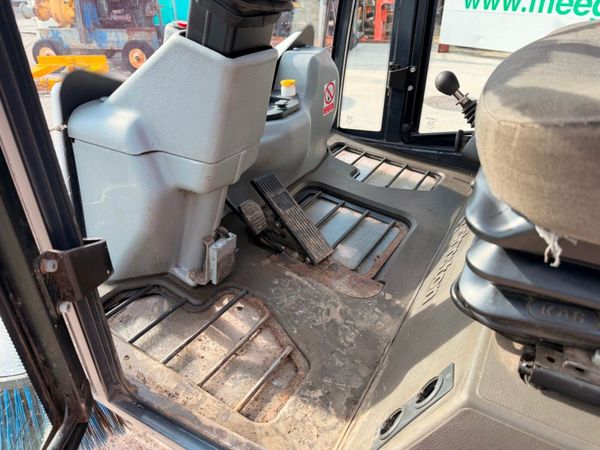 2019 JOHNSTON CITY ROAD SWEEPER...2,500 hours 384352400