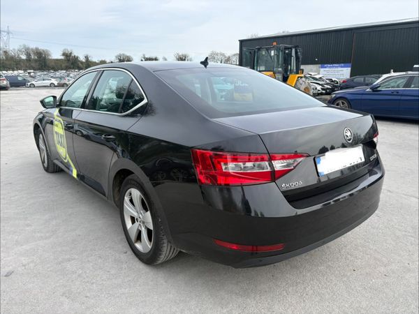 2016 Skoda Supurb *For Parts* 384381076