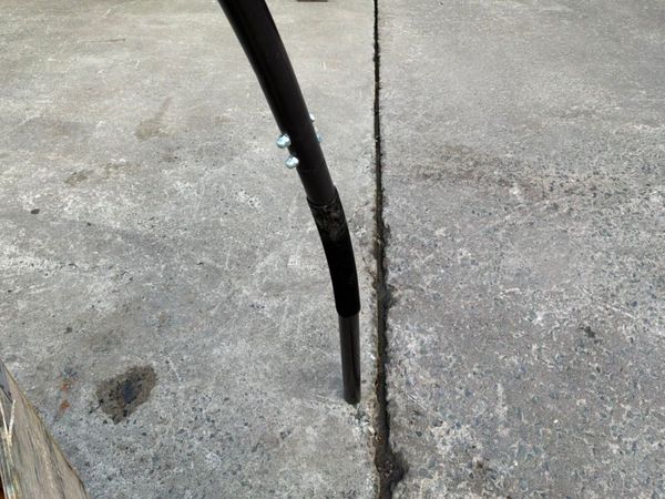 UNUSED STEEL FRAME / SWING CHAIR STAND.....464 384440447