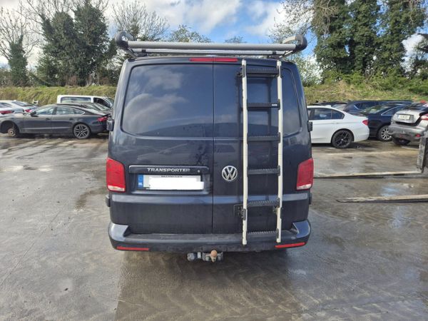 2021 Volkswagen Transporter *For Parts* 384446525