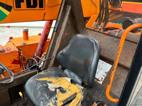 D2000 TELESCOPIC WHEELED  LOADER........941p. 384449716