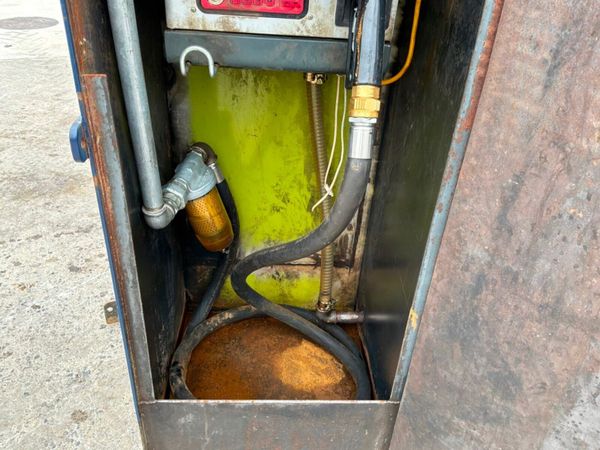 STATIC FUEL STORAGE BOWSER......1212. 384460163