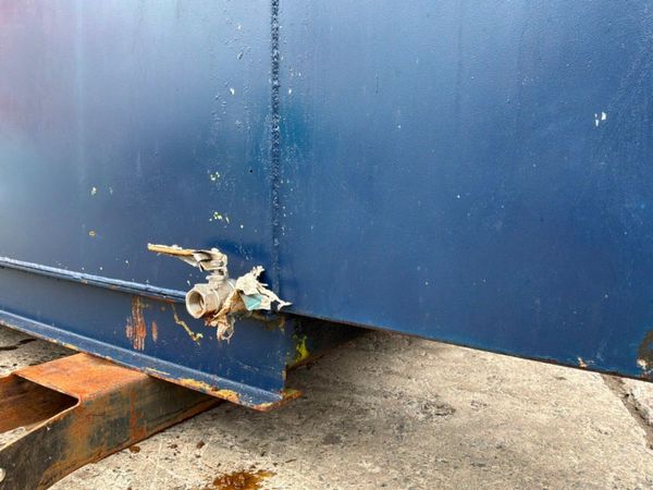 STATIC FUEL STORAGE BOWSER......1212. 384460182