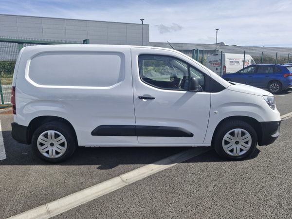 Opel Combo 2021 384464509