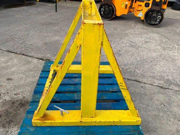 FORKLIFT LIFTING FRAME ATTACHMENT...........803v. 384485884